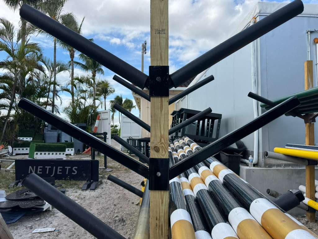 Metal Jump Pole Support Bracket