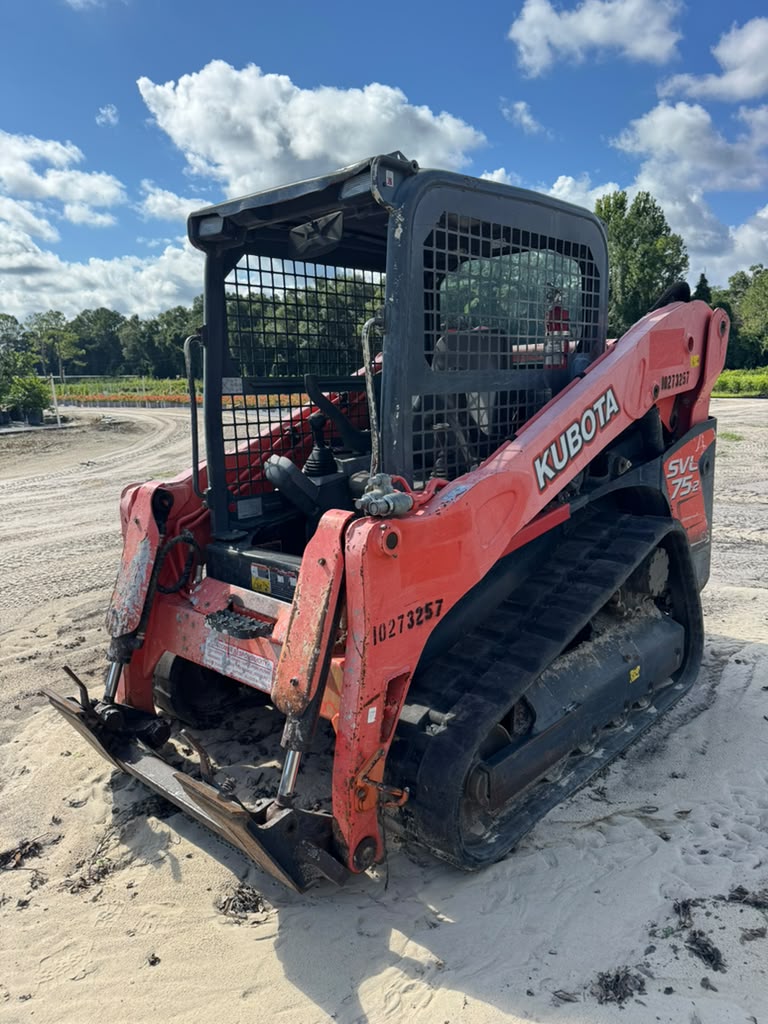 🚜 2018-2020 Kubota SVL75-2 Track Loader – Only 1,329 Hours – $29,500